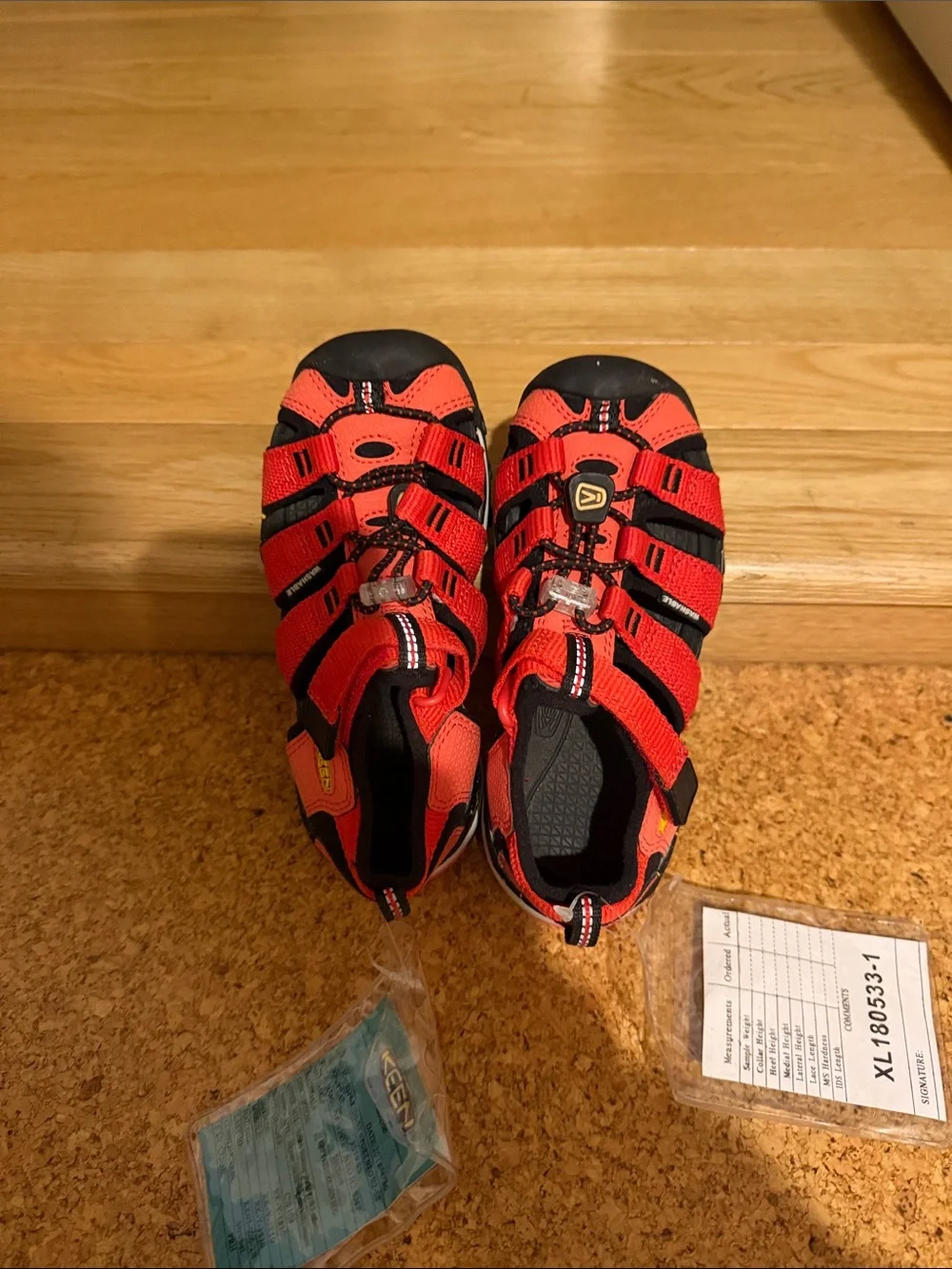 KEEN kids Newport H2 Water Friendly Sandal - SAMPLE PAIR